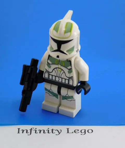 LEGO Clone Trooper Minifigure Star Wars with Sand Green Markings (7913 66377)