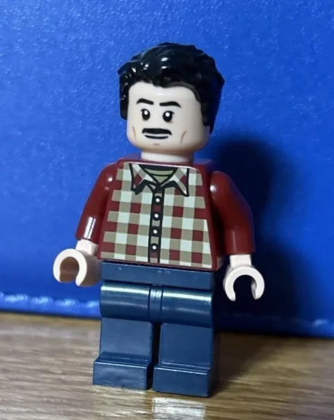 LEGO Twilight Charlie Swan Minifigure From The Cullen House 21354
