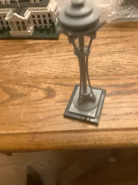 LEGO Architecture Seattle Space Needle 21003 Retired with no box no manual,