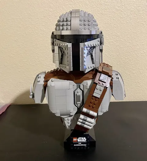Mandalorian Helmet/Bust MOC (100% Authentic LEGO)
