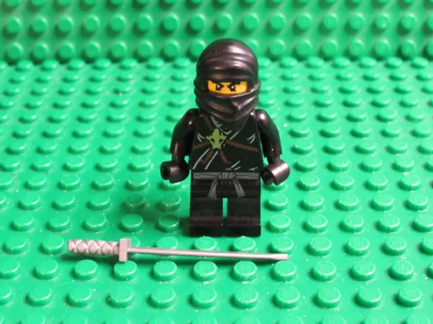 LEGO Ninjago - njo0006 - Cole - The Golden Weapons Minifigure 2112 2263 2516 C34