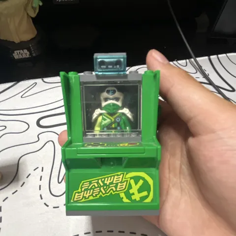 LEGO NINJAGO Lloyd Green Ninja Minifigure w/ Accessories Storage Display Case