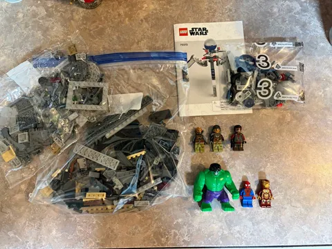 LEGO Bulk Mixed Parts Lot w/ Hulk, Spider-Man, Iron Man Minifigs Star Wars 75372