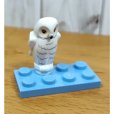 LEGO Harry Potter 2022 Advent Calendar Day 21 Hedwig, Harry’s Owl