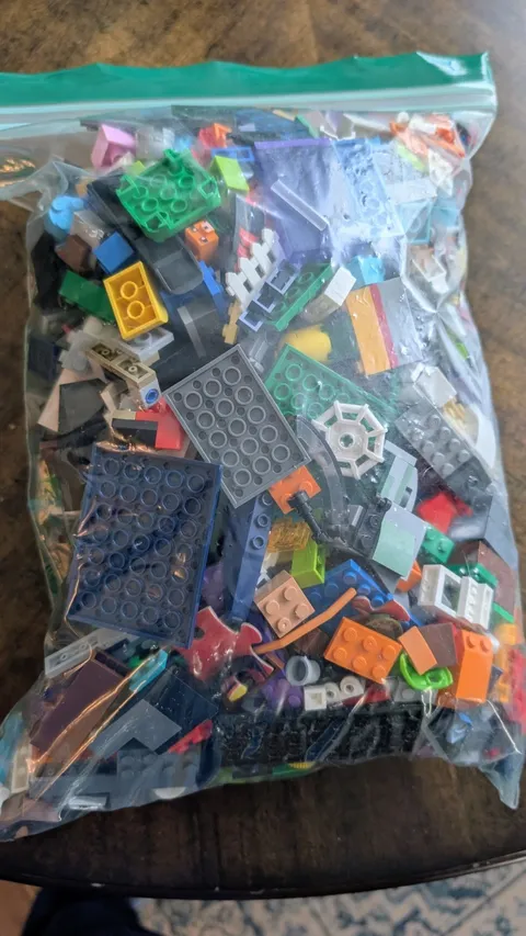 5 Lbs Of Legos! Bulk Lego 5 Pounds : Clean & Washed. Free Minifigure.