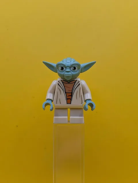 Yoda sw0446 Clone Wars, White Hair, Torso with Back Print Star Wars Lego Minifig