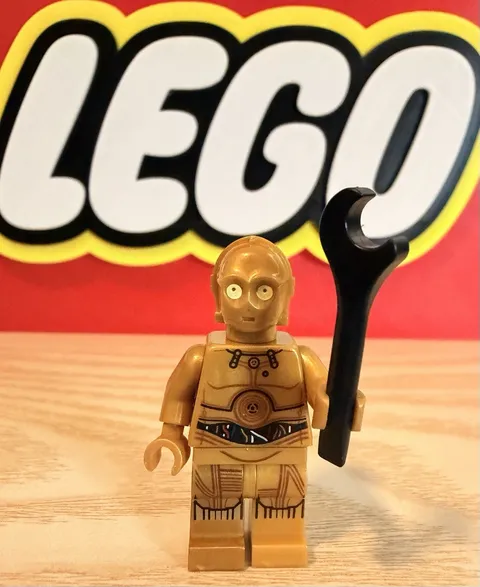 Lego LEGO Star Wars C-3PO Minifigure With Accessory