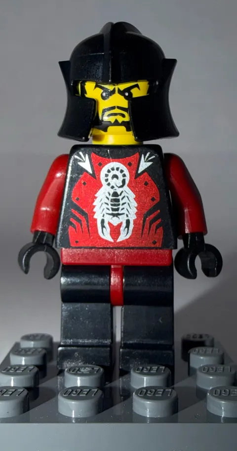 LEGO Castle Knights Kingdom II Shadow Knight Minifigure CAS257 Le Chevalier Des