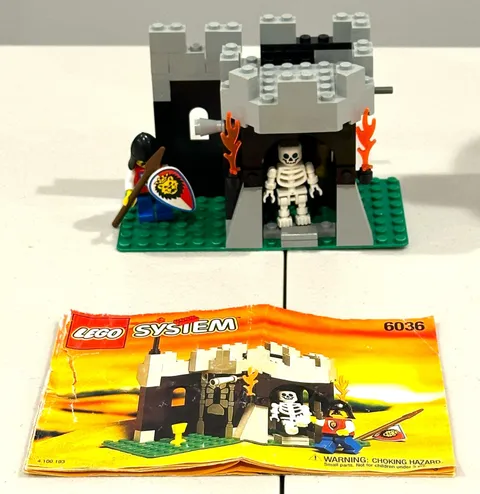 LEGO Skeleton Surprise COMPLETE with Mini Figures and Instructions