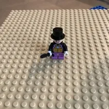 LEGO Batman DC Super Heroes The Penguin Minifigure sh647  Authentic