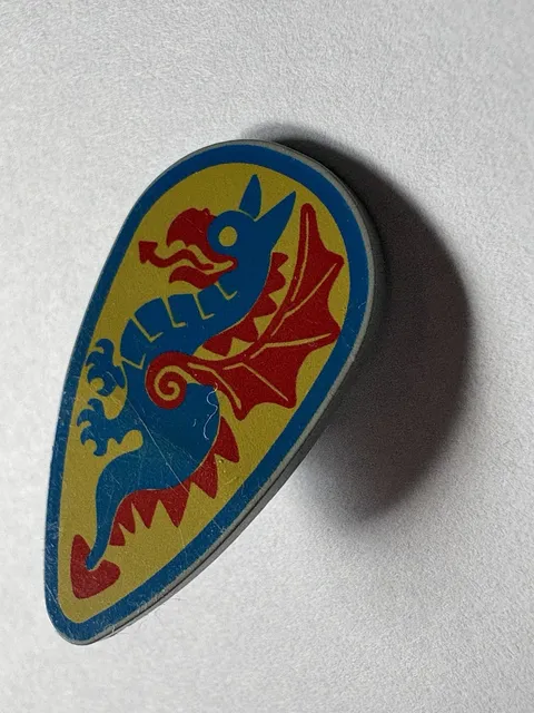 Vintage LEGO Castle Long Shield 2586 Blue Red Dragon Yellow Light Gray