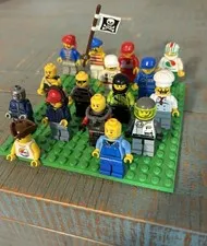 LEGO Minifigures lot Of 16 90s To Recent-Pirate Racing Chef Burglar Robot Extras