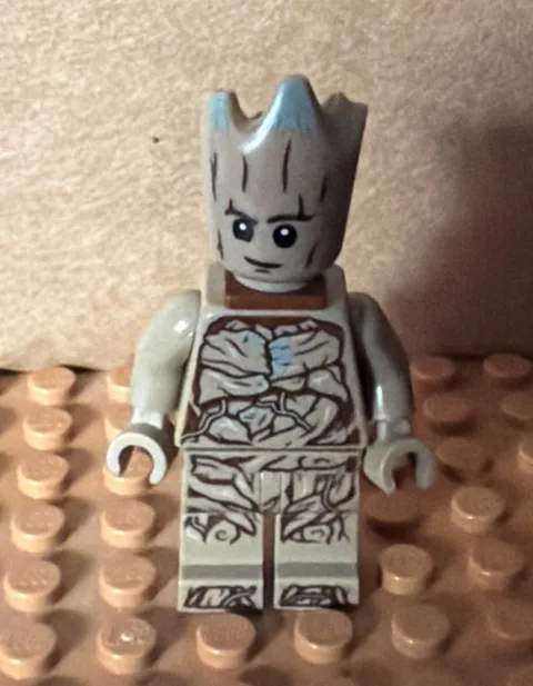 Groot sh0836 Teen Groot - Dark Tan with Neck Bracket Marvel Lego Minifigure