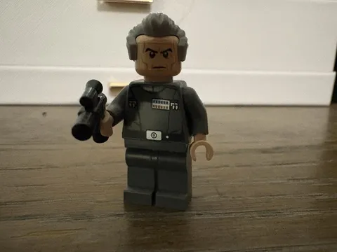 LEGO Star Wars Grand Moff Tarkin Minifigure sw0770 Swept Back Hair UCS 75159