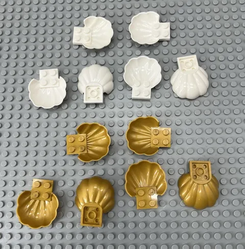 LEGO Set of 12 Clam/Oyster Shells 2x2 White and Metallic Gold 18970