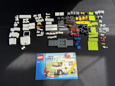 LEGO City  Camper (7639) W/ Manual 100% Complete