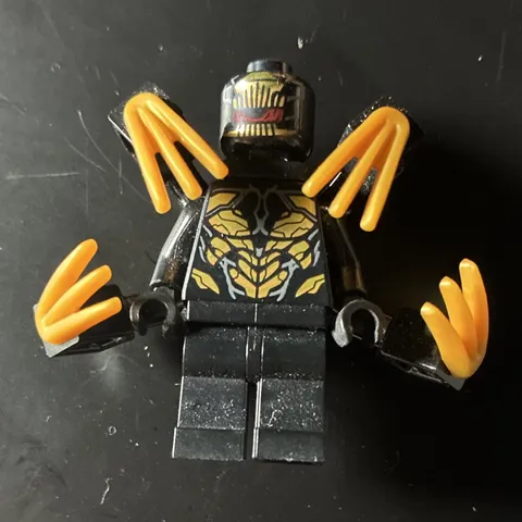 LEGO NINJAGO Lord Garmadon Minifigure njo421 Black/Gold Print Orange Arms