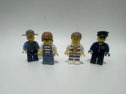 Lego Police And Criminals minifigures Lot Of 4