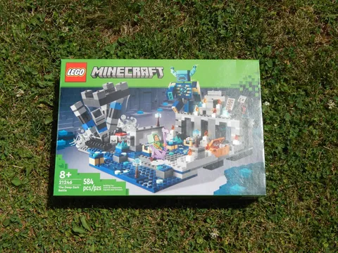 LEGO Minecraft: The Deep Dark Battle (21246) Sealed New