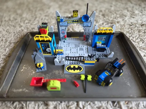 Lego Juniors Batman Defend the Batcave 10672 - Complete, No Mini-Figures READ