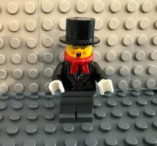 LEGO Holiday Male Caroler Minifigure - hol064 - From Set 10249 Winter Toy Shop