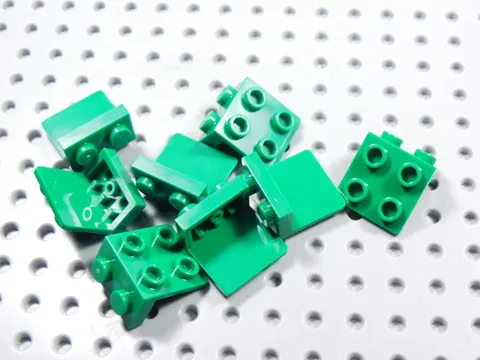 LEGO Lot of 8 Green 1x2-2x2 Brackets BM