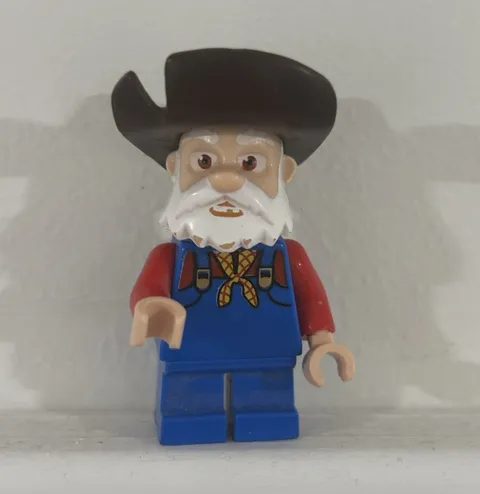 Rare LEGO 2010 Toy Story Stinky Pete (toy009) Retired. Slightly damaged hat.