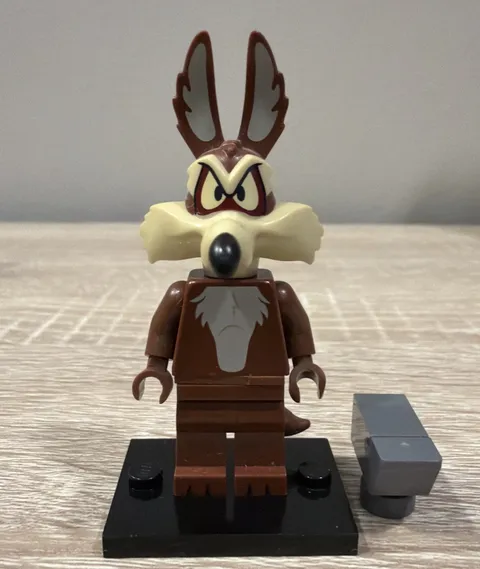 LEGO Wile E Coyote Minifigure Looney Tunes CMF 71030 Complete Anvil