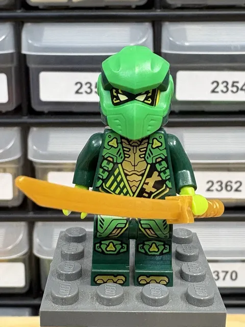 Lego Ninjago Lloyd Dragons Rising Tunic With Shoulder Armor njo0928