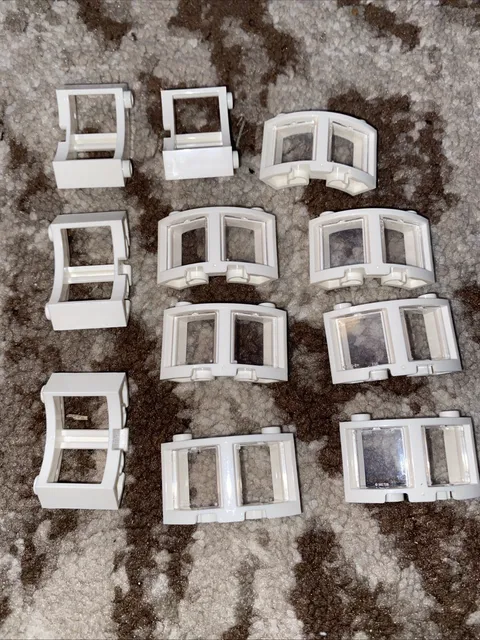 11 LEGO Curved White Windows Round Corner Window 3x3x2 - 7 Pieces W/Glass 4 W/O
