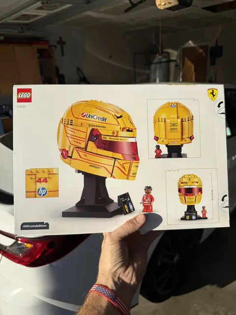 LEGO Editions Scuderia Ferrari HP Lewis Hamilton Helmet 43022 Building Set