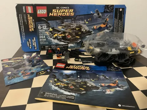 LEGO 76034 DC Comics Batboat Harbor Pursuit w/ Batman Deathstroke Minifigs & Box