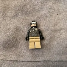 LEGO DC Super Heroes 76110 Talon Torso WRONG HEAD WRONG LEGS Minifig As Is