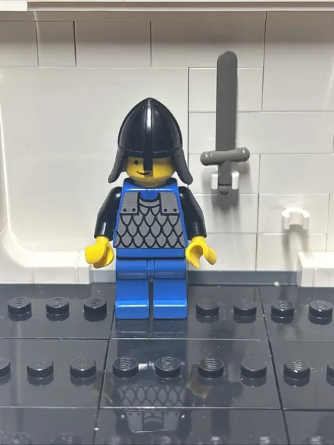 LEGO Castle Royal Knights Scale Mail Minifigure - cas145 - Set 6044