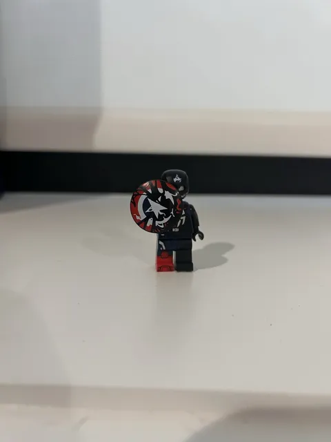 LEGO Minifigure Black Outfit w/ Red Shield Accessory