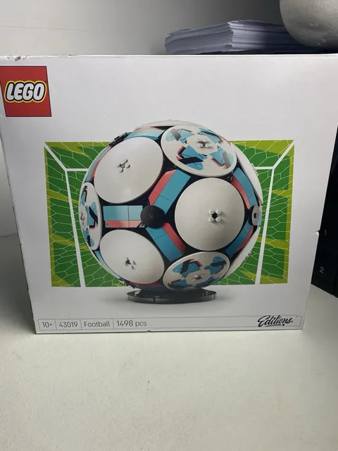 LEGO Editions: Football 43019 | Brand New & Sealed