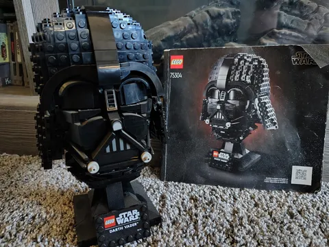 LEGO Star Wars Darth Vader Helmet 75304 (834 pcs) Display Stand Included