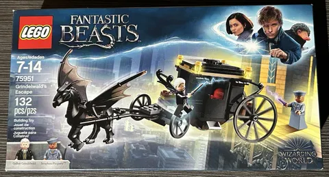 LEGO Harry Potter: Fantastic Beasts Grindelwald's Escape(75951) + x5 Minifigures