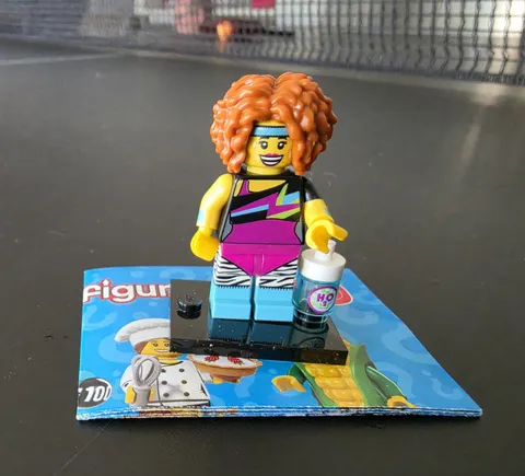 LEGO Minifigure Series 17 Dance Instructor 