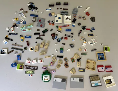 LEGO HUGE LOT of 140 Decorated Stickers Sticker Printed BRICK TILES etc (Lot 9)