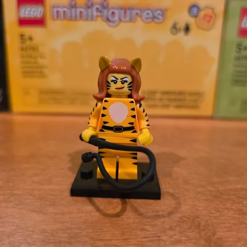 Lego Tiger Woman - CMF Series 14 - Collectible Minifigure - COMPLETE