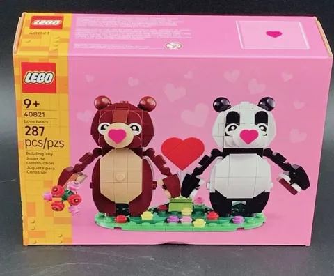 LEGO LOVE BEARS, retired 287 piece set.