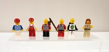 6 Lego  Minifigures Mixed Lot with some accessories