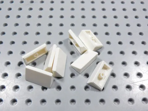 LEGO Lot of 8 White 1x2x2/3 Slopes BB