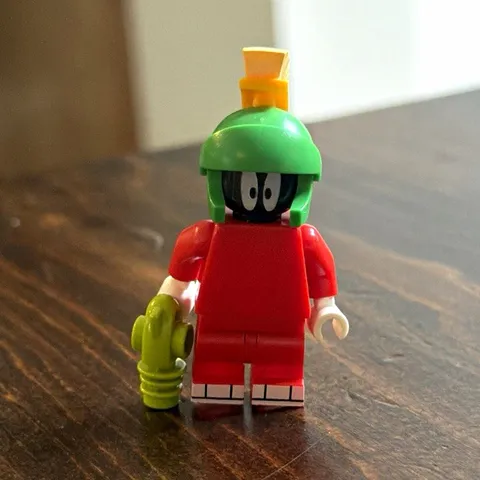 LEGO Minifigures Marvin the Martian Looney Tunes MINIFIGURES Plastic Figure