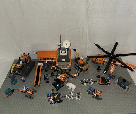 LEGO CITY: Arctic Base Camp (60036) + (60032, 60033, 60034) 99% Complete