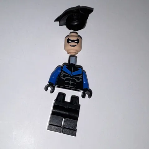 LEGO Batman 2006 Nightwing Minifigure - NEVER ASSEMBLED - MINT CONDITION bat015