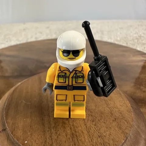 LEGO Minifigure cty1433 Helicopter Pilot City Town Fire Orange Suit Helmet Radio