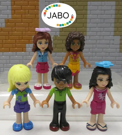 (D16 / 1 /6) Lego Friends 5 figures minifigures