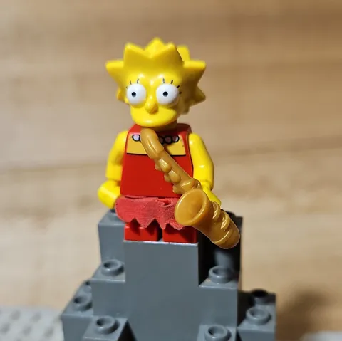 LEGO Plastic Lisa Simpson Minifigure The Simpsons Series w/ Saxophone sim014
